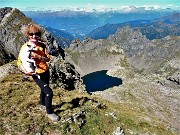 66 In vetta al Pizzo Paradiso (2493 m) con vista sul Lago Rotondo